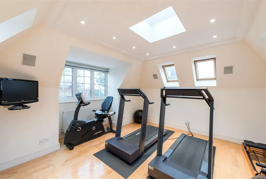 Ranulf Road, The Hocrofts, London, NW2 - Sandfords