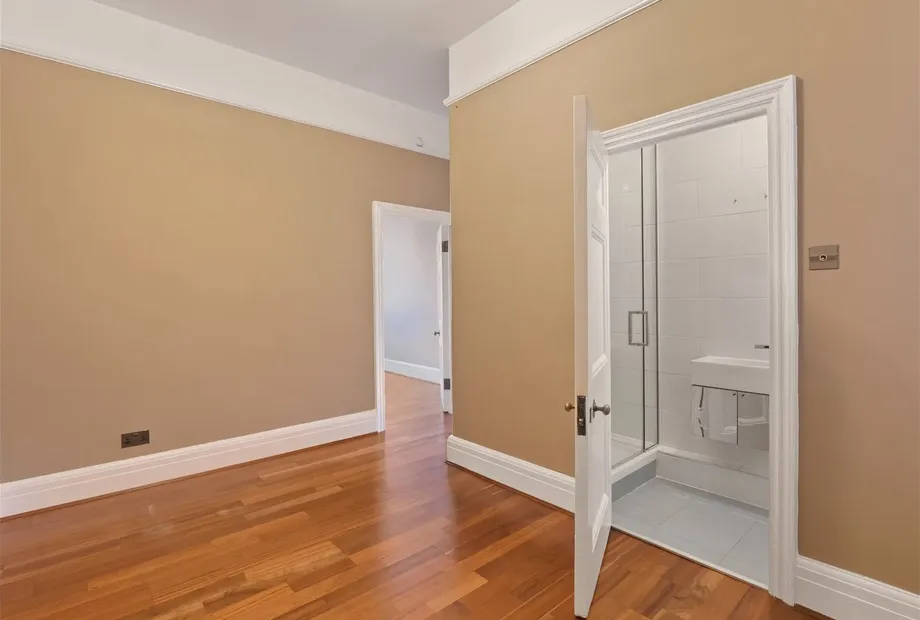 Baker Street, London, NW1 - Sandfords