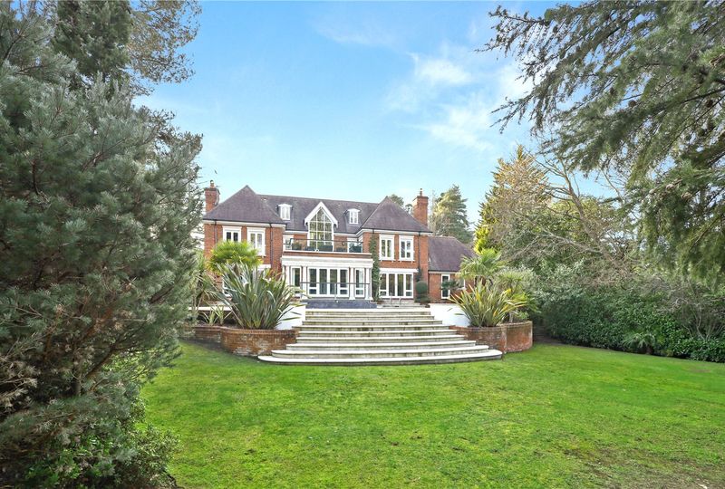 Old Avenue, Weybridge, Surrey, KT13 - Sandfords