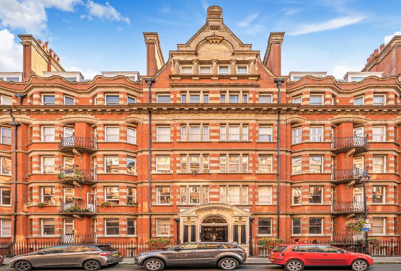 Clarence Gate Gardens, Glentworth Street, London, NW1 - Sandfords