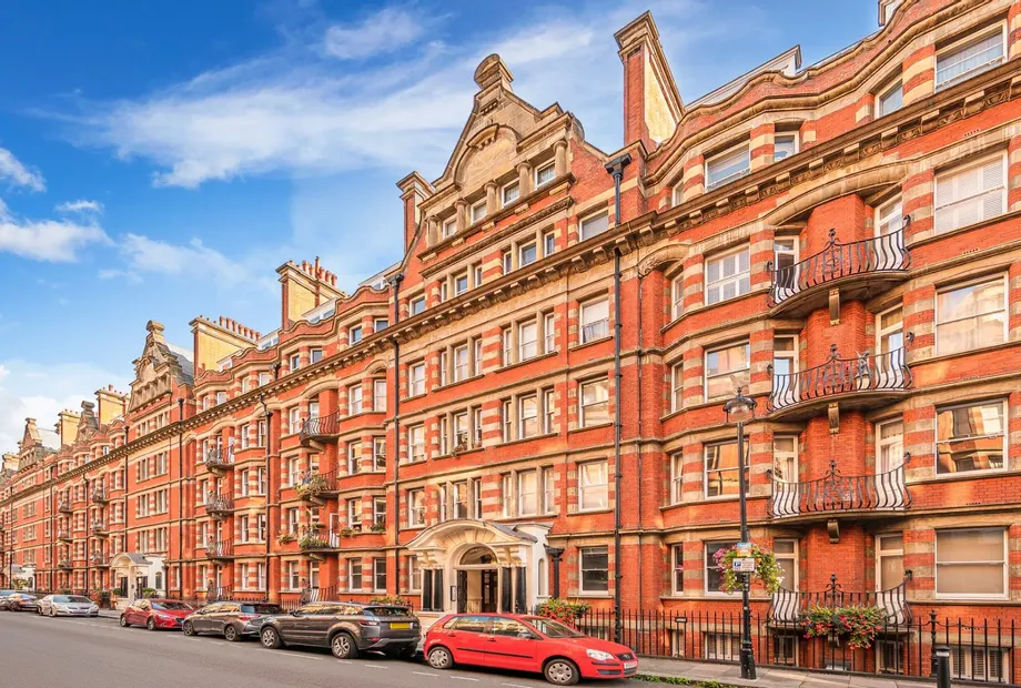 Clarence Gate Gardens, Glentworth Street, London, NW1 - Sandfords