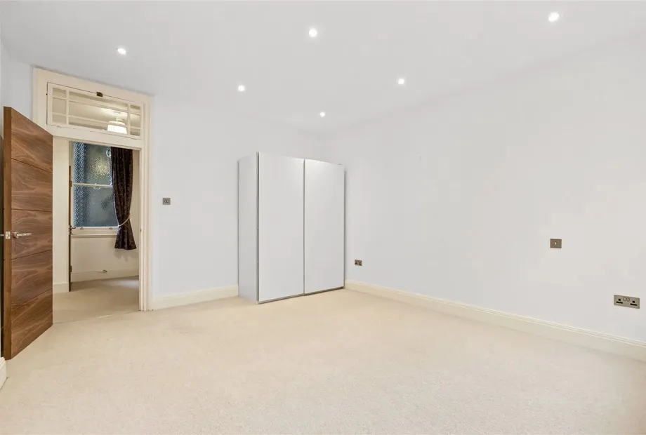 Clarence Gate Gardens, Glentworth Street, London, NW1 - Sandfords