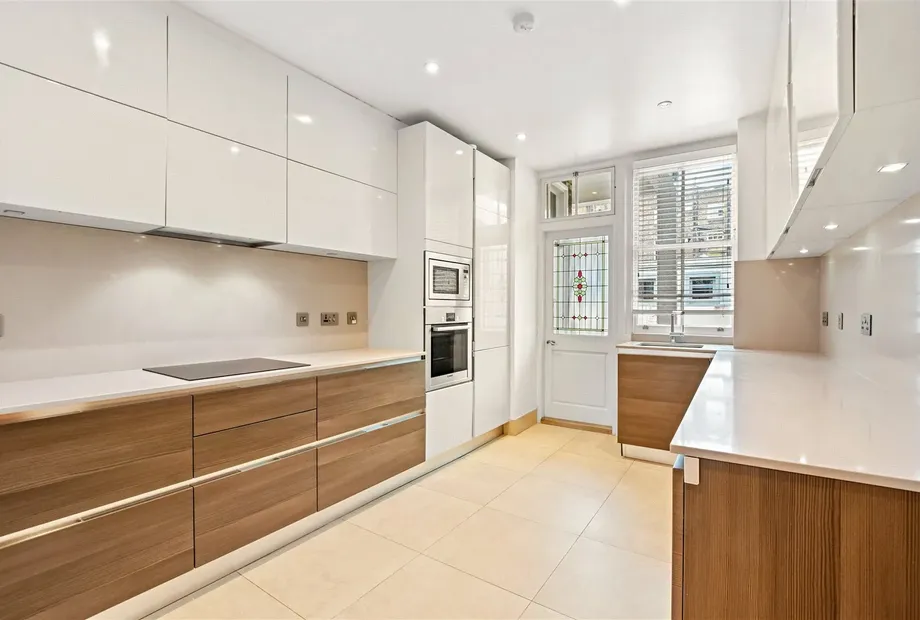 Clarence Gate Gardens, Glentworth Street, London, NW1 - Sandfords