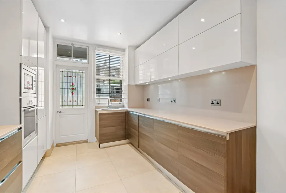 Clarence Gate Gardens, Glentworth Street, London, NW1 - Sandfords