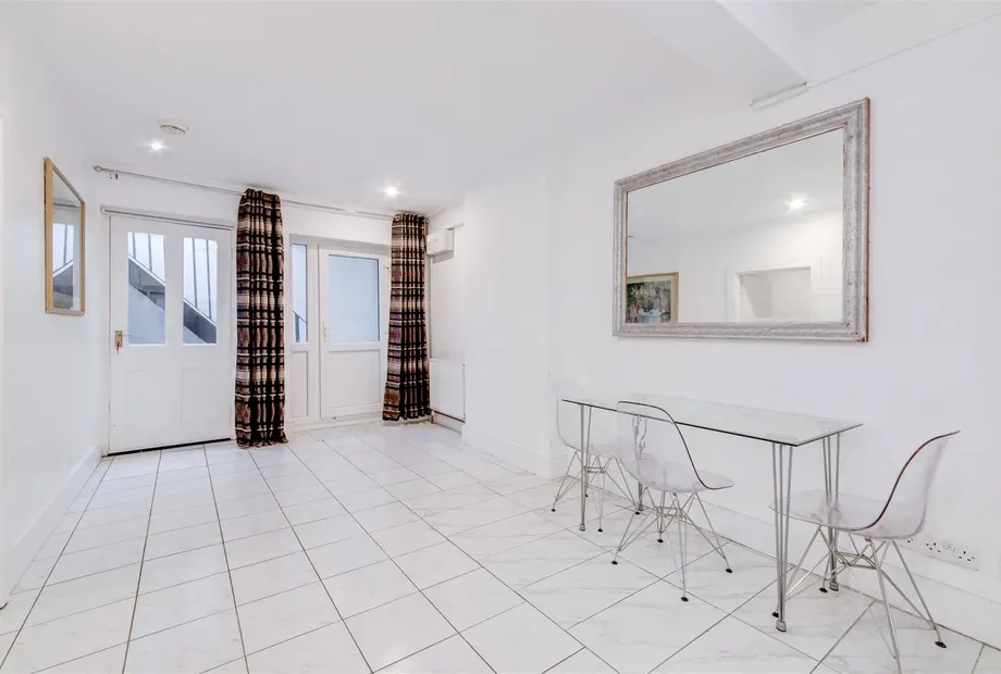 29 Daventry Street, London, NW1 - Sandfords