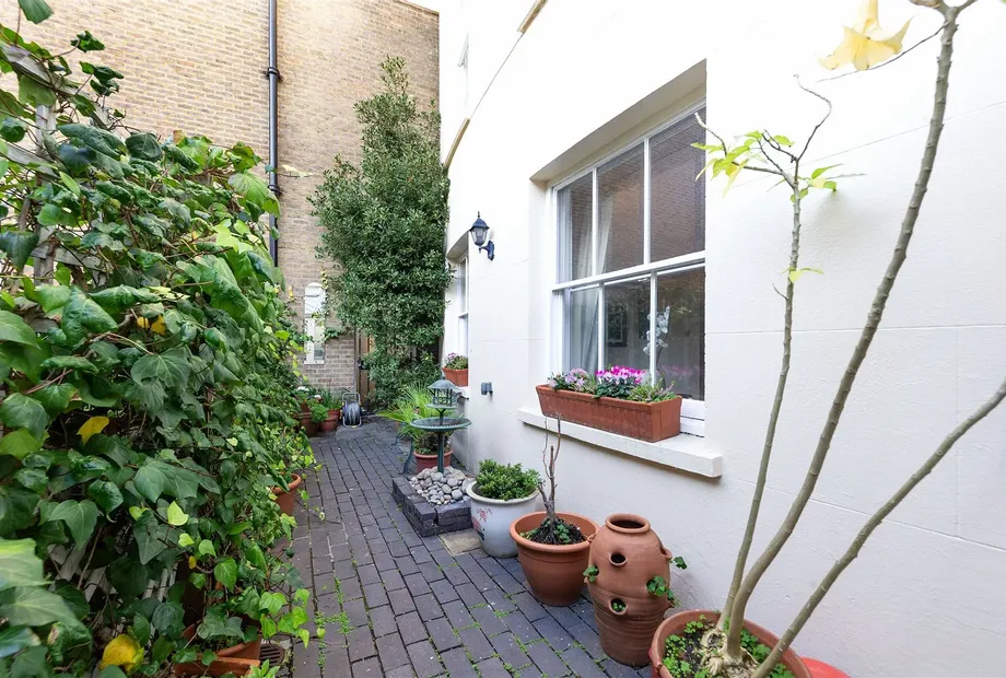 Clarence Terrace, Regent's Park, London, NW1 - Sandfords