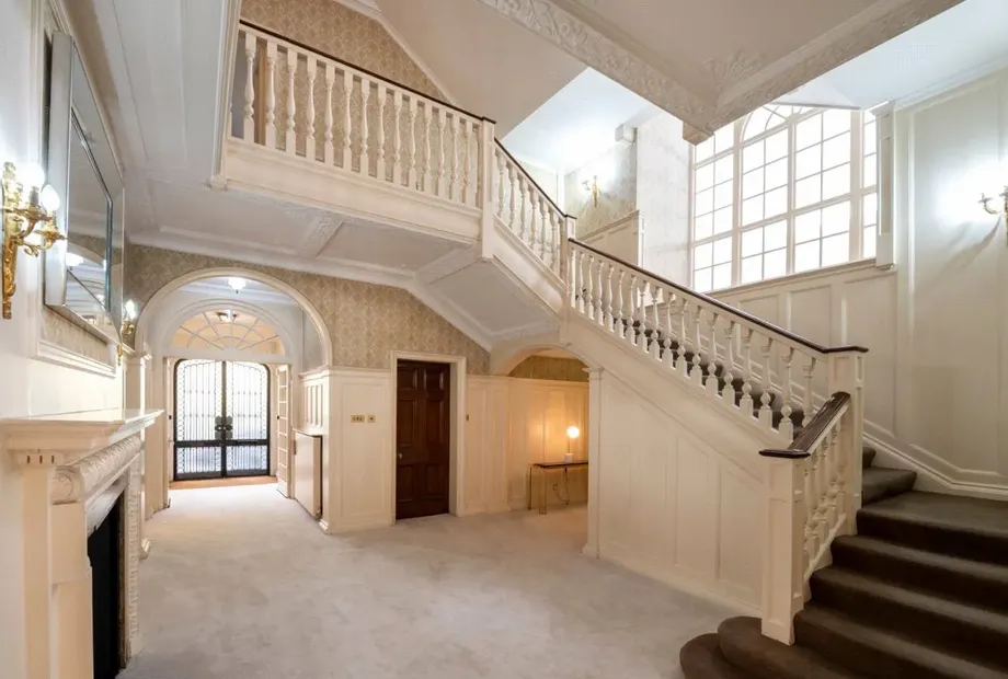 House for sale with 5 bedrooms in Elsworthy Road, Primrose Hill, London