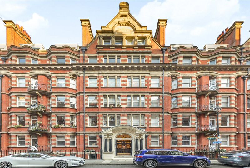 Clarence Gate Gardens, Glentworth Street, London, NW1 - Sandfords