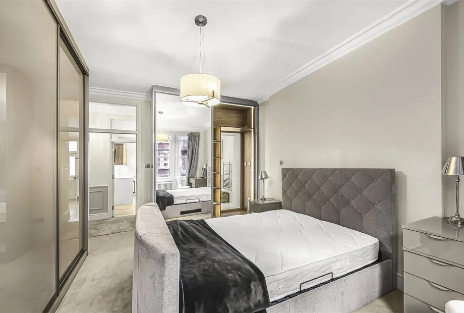 Clarence Gate Gardens, Glentworth Street, London, NW1 - Sandfords