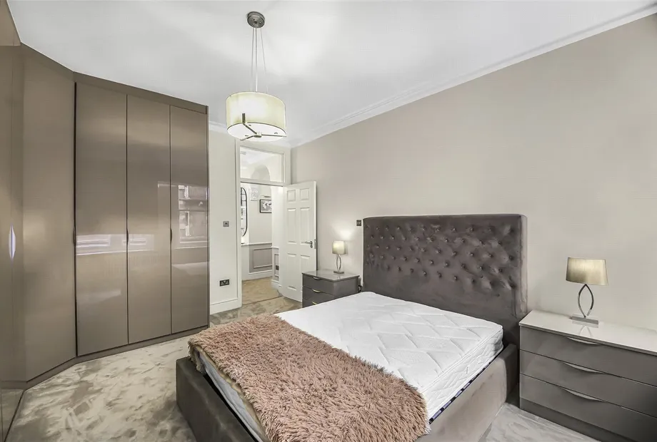 Clarence Gate Gardens, Glentworth Street, London, NW1 - Sandfords