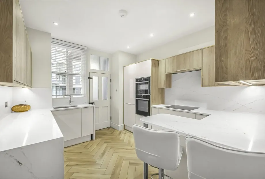 Clarence Gate Gardens, Glentworth Street, London, NW1 - Sandfords