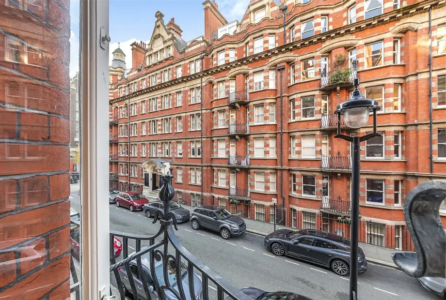 Clarence Gate Gardens, Glentworth Street, London, NW1 - Sandfords