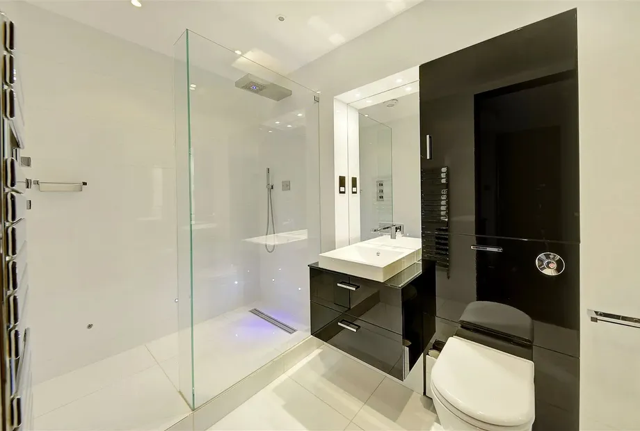 Firecrest Drive, Hampstead, London, NW3 - Sandfords