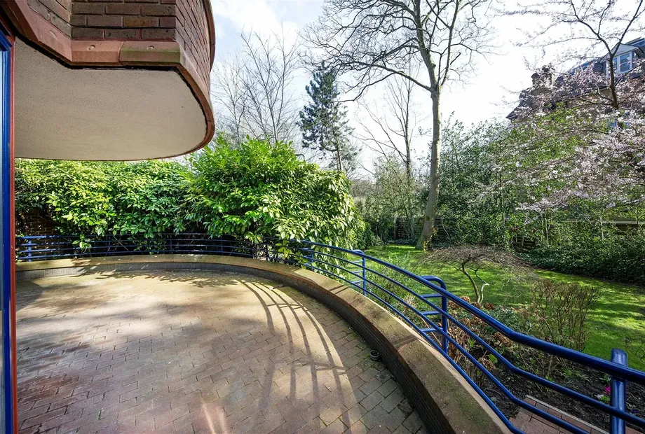 Firecrest Drive, Hampstead, London, NW3 - Sandfords