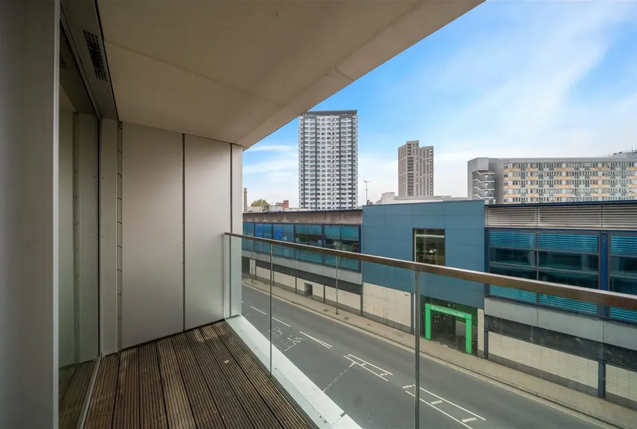 Buckhold Road, Wandsworth, London, SW18 - Sandfords