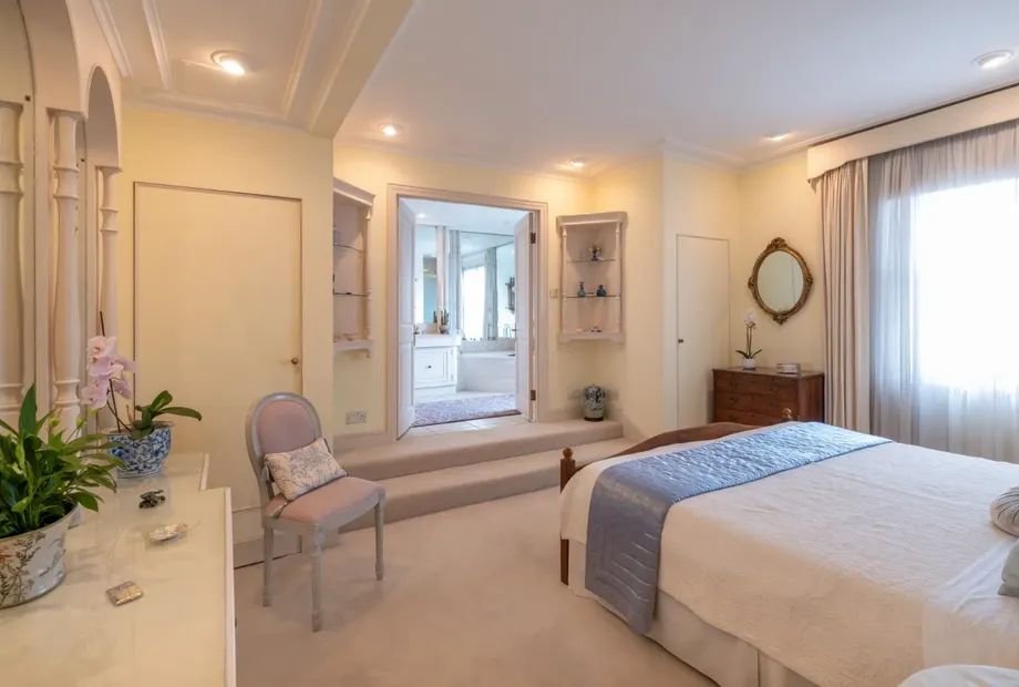 Cumberland Terrace, Regent's Park, London, NW1 - Sandfords