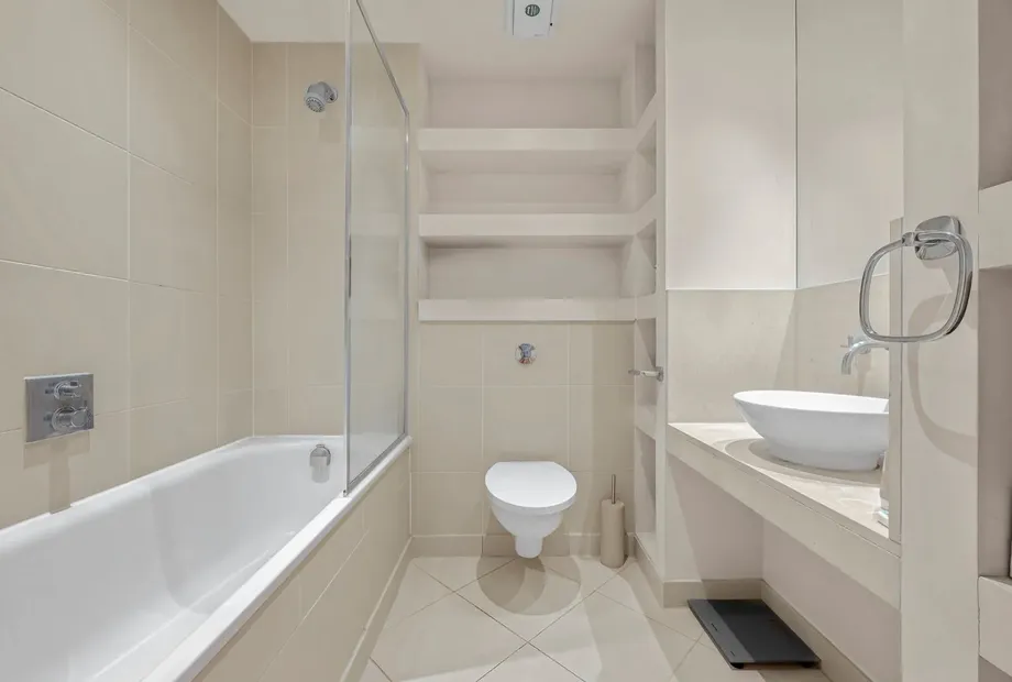 South Quay Square, London, E14 - Sandfords