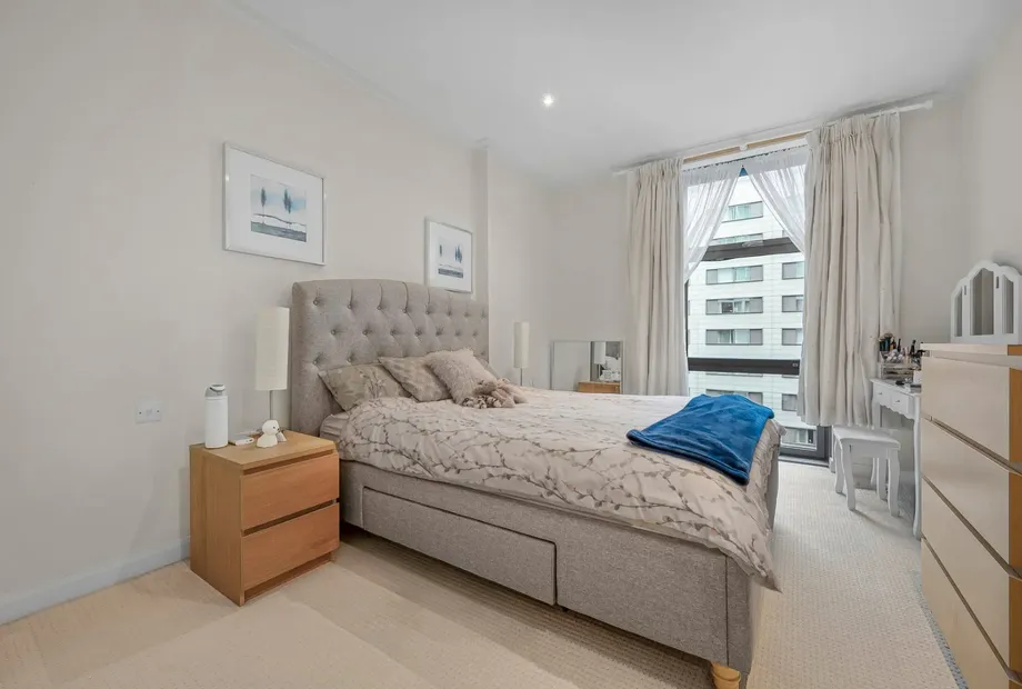 South Quay Square, London, E14 - Sandfords